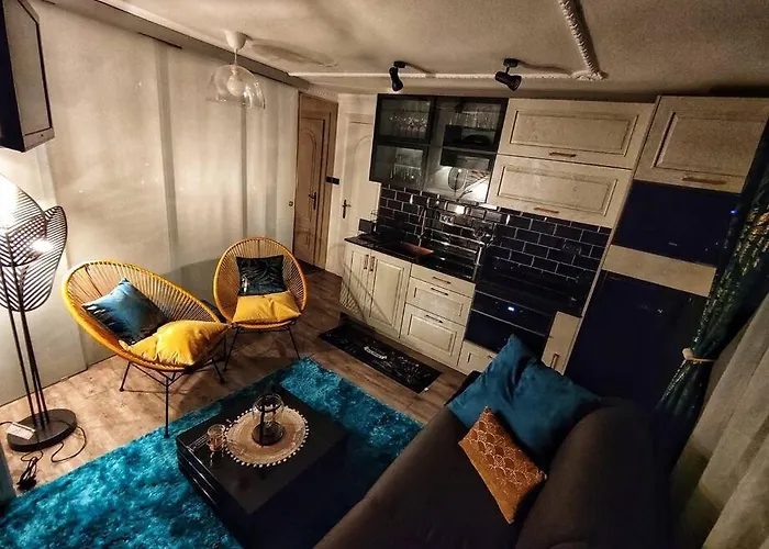 Hoja De Arce - Rural Castro Urdiales