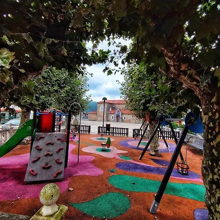 Hoja De Arce - Rural Castro Urdiales